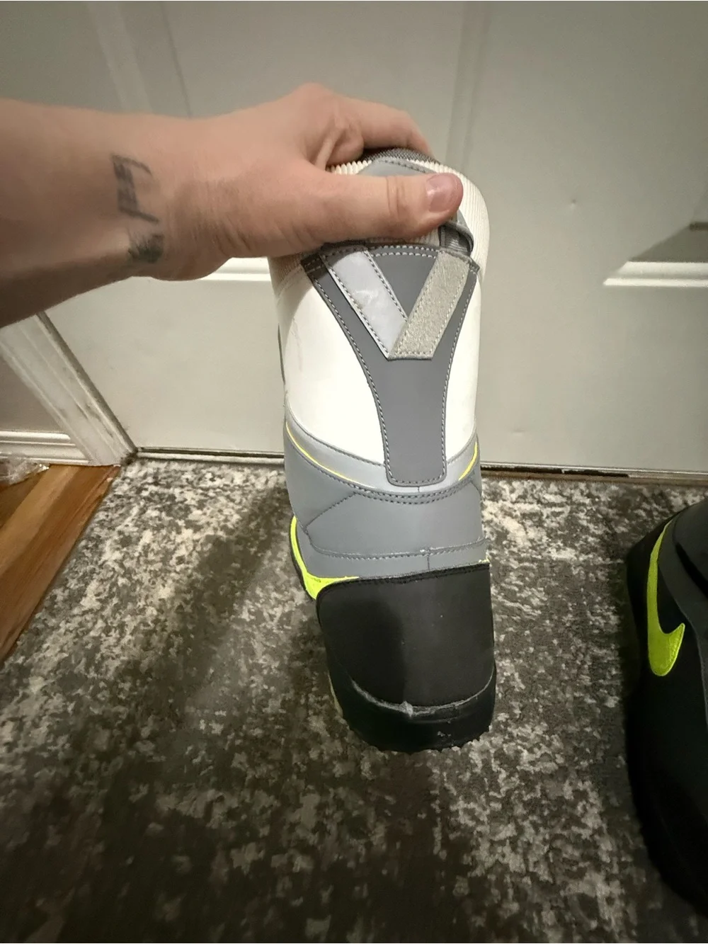 Nike DK Men’s Snowboard Boots - Size 9